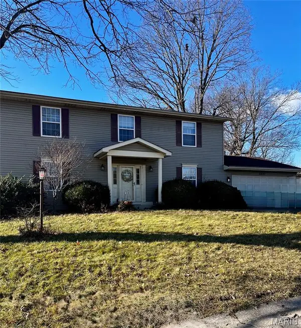 4800 Brecht Lane, Godfrey, IL 62035