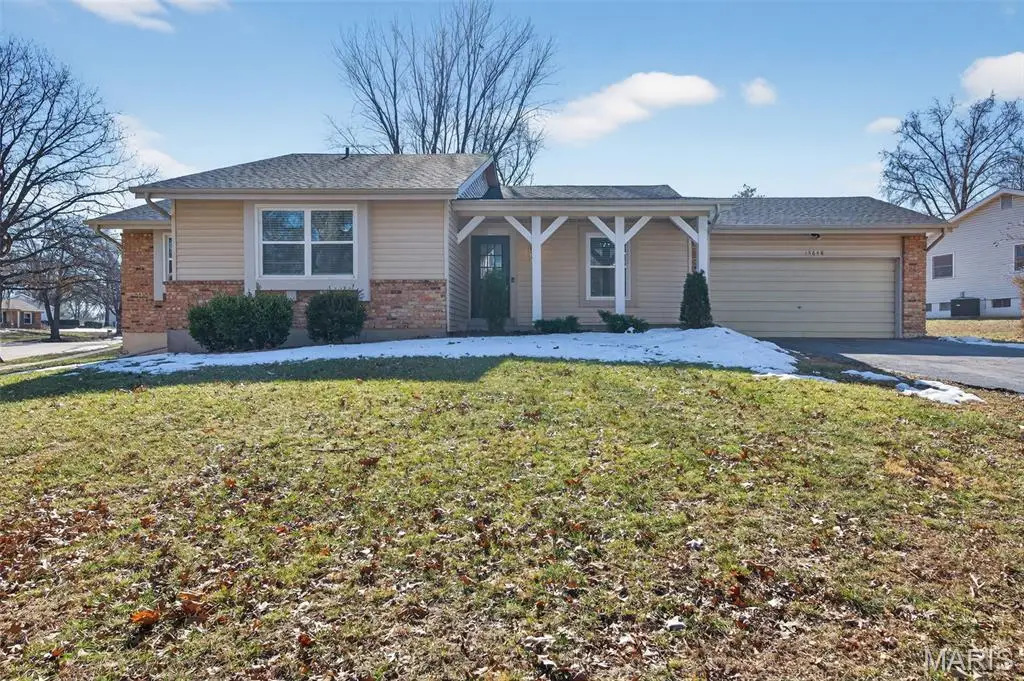 15648 Silverlake Court, Chesterfield, MO 63017 - Image #1