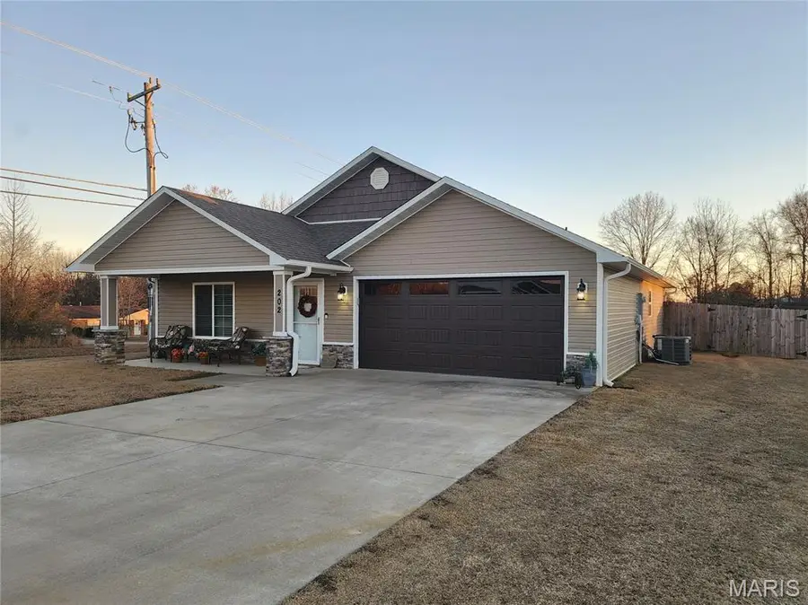 202 Macintosh Lane, Poplar Bluff, MO 63901 - Image #2