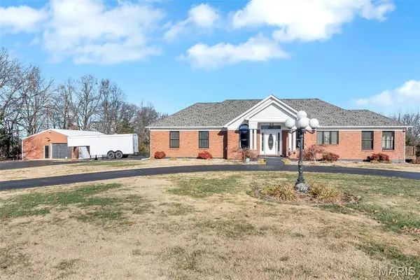 2499 Stonegate Drive, Festus, MO 63028
