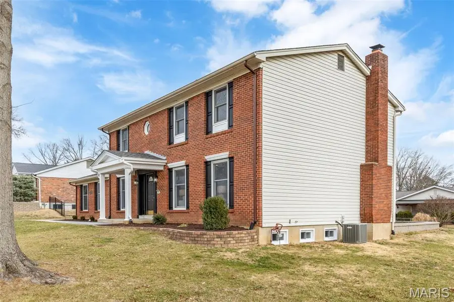 304 Shady Meadows Drive, Ballwin, MO 63011 - Image #3