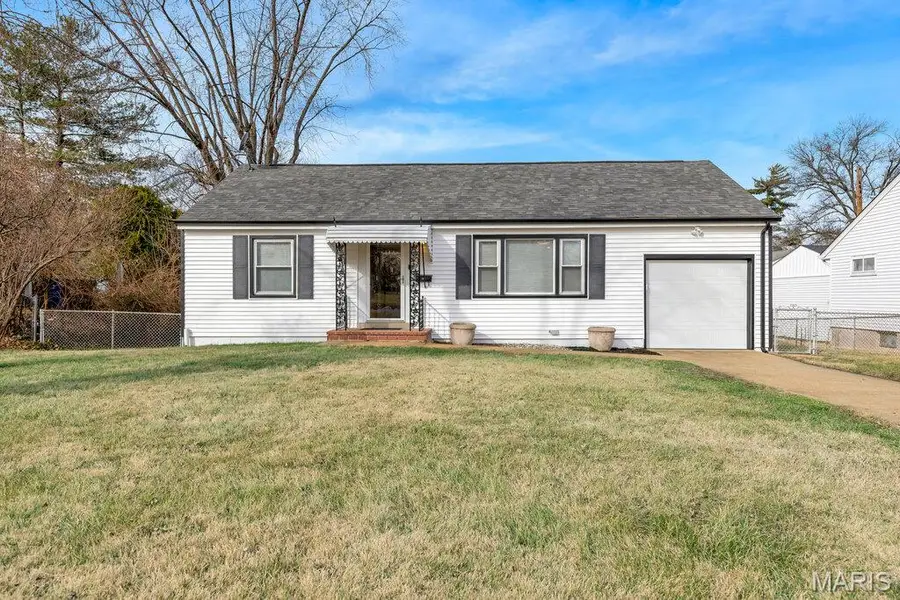 8277 Morganford Road, Saint Louis, MO 63123 - Image #2