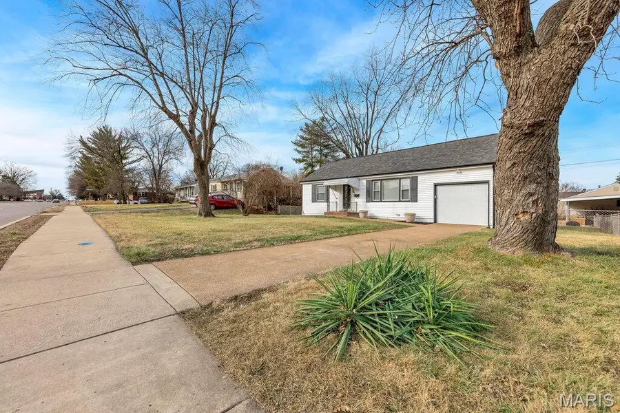 8277 Morganford Road, Saint Louis, MO 63123 - Image #3