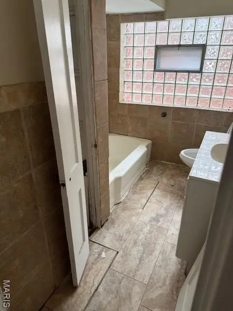 4724 Kossuth Avenue, Saint Louis, MO 63115 - Image #2