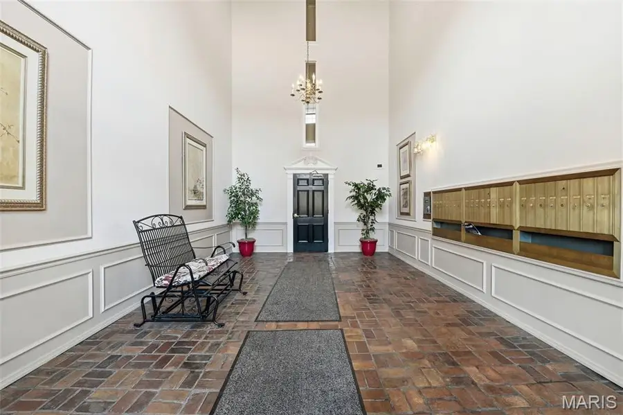 1511 Hampton Hall Drive #14, Chesterfield, MO 63017 - Image #3