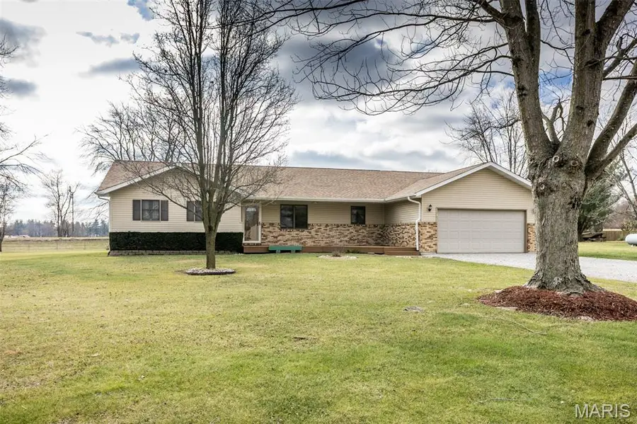 8470 Maple Grove Road, Edwardsville, IL 62025 - Image #2