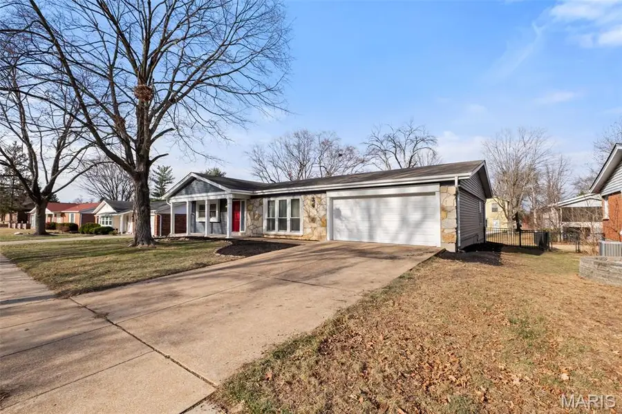 11815 Archerton Drive, Bridgeton, MO 63044 - Image #3