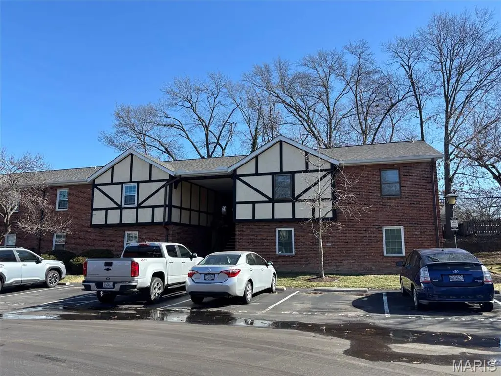 1056 Cedargate Drive, Saint Louis, MO 63122 - #1