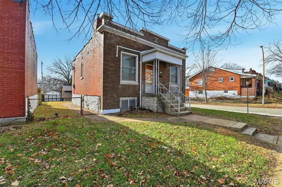 4372 Ellenwood Avenue, Saint Louis, MO 63116 - Image #2