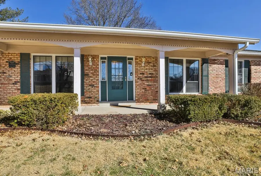 5320 Royal Hills Drive, Oakville, MO 63129 - #3