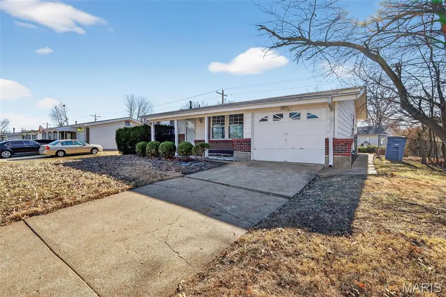 1328 Coppergate Lane, Saint Louis, MO 63138 - Image #2