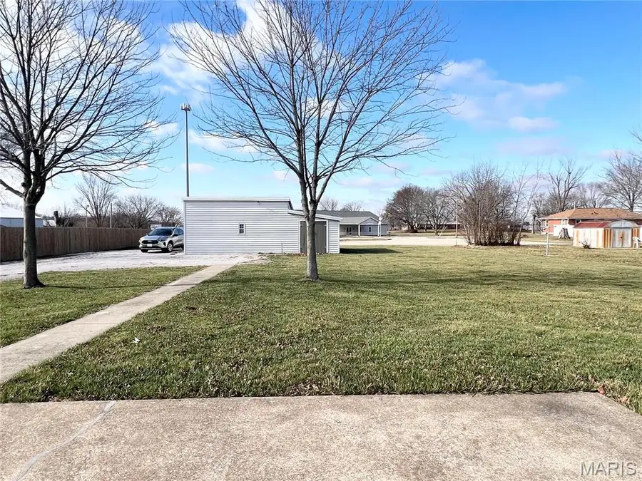 227 N Moore Street, Waterloo, IL 62298 - Image #3