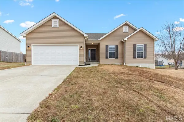 6 Lost Meadow Court, Winfield, MO 63389