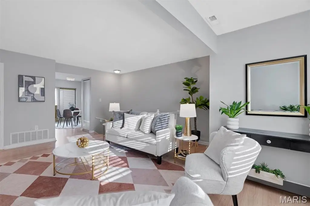 9043 W Swan Circle, Brentwood, MO 63144 - Image #1