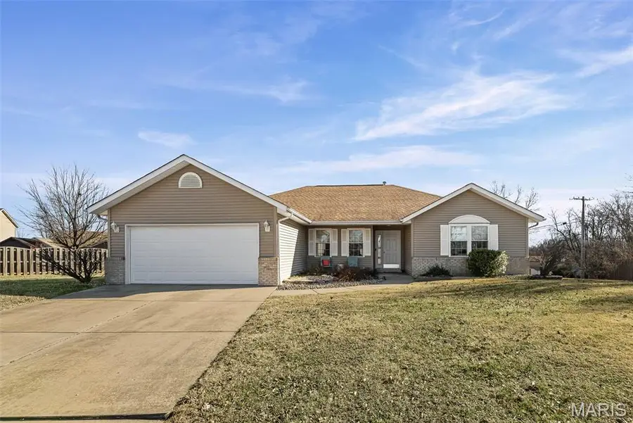 141 Fairway Drive, Maryville, IL 62062 - Image #3