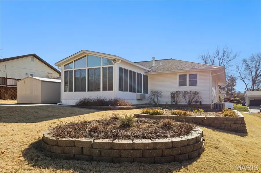 325 Bellezza Drive, Ballwin, MO 63021 - Image #2