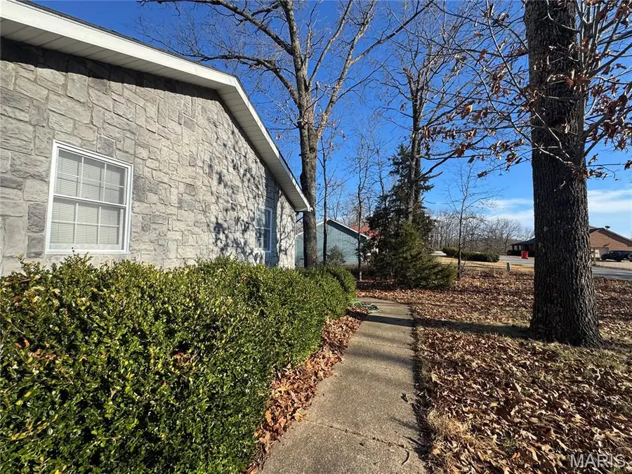 16935 Lemming Lane, Saint Robert, MO 65584 - Image #3