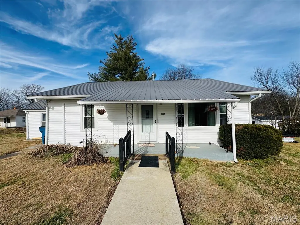 404 E Locust St, Bloomfield, MO 63825 - Image #1
