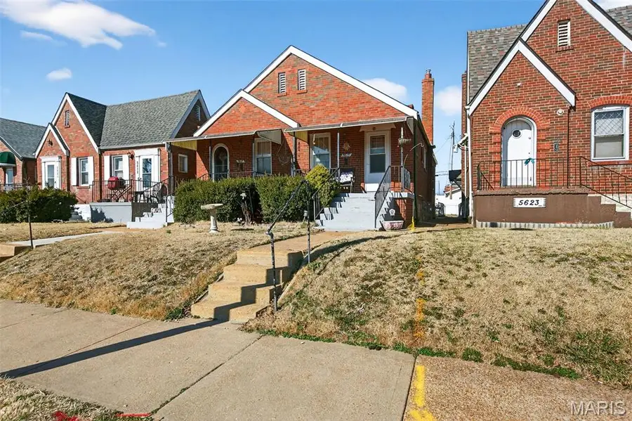 5625 Chippewa Street, Saint Louis, MO 63109 - #3