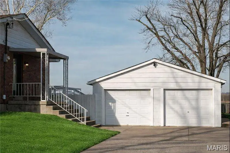 9585 N State Route 94, West Alton, MO 63386 - Image #2