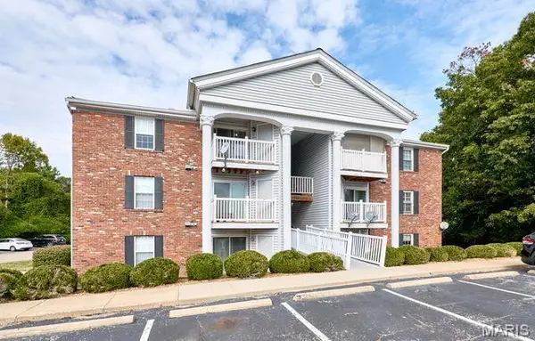 1960 Marine Terrace Drive #K, Maryland Heights, MO 63146