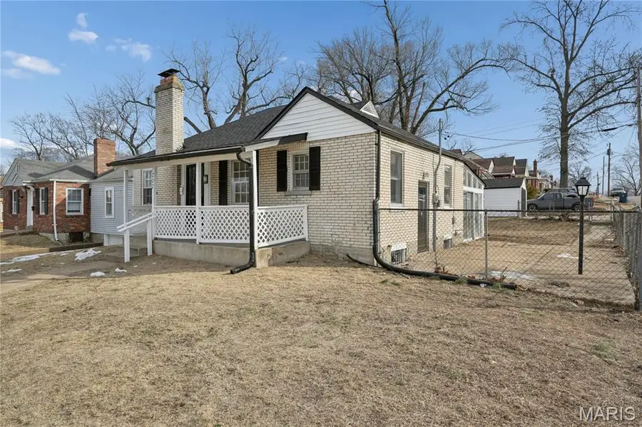 222 Henquin Drive, Saint Louis, MO 63135 - #3