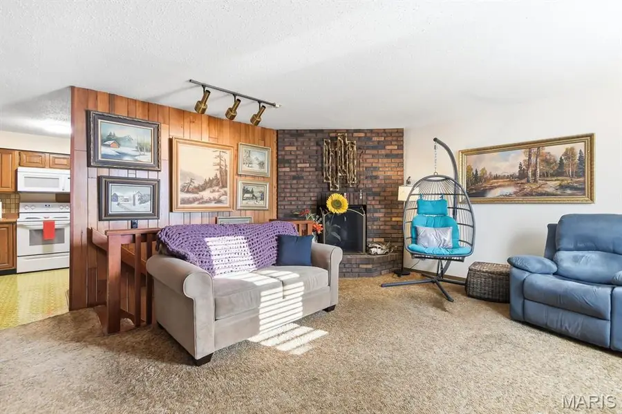 12123 Wesland Drive, Maryland Heights, MO 63043 - Image #2