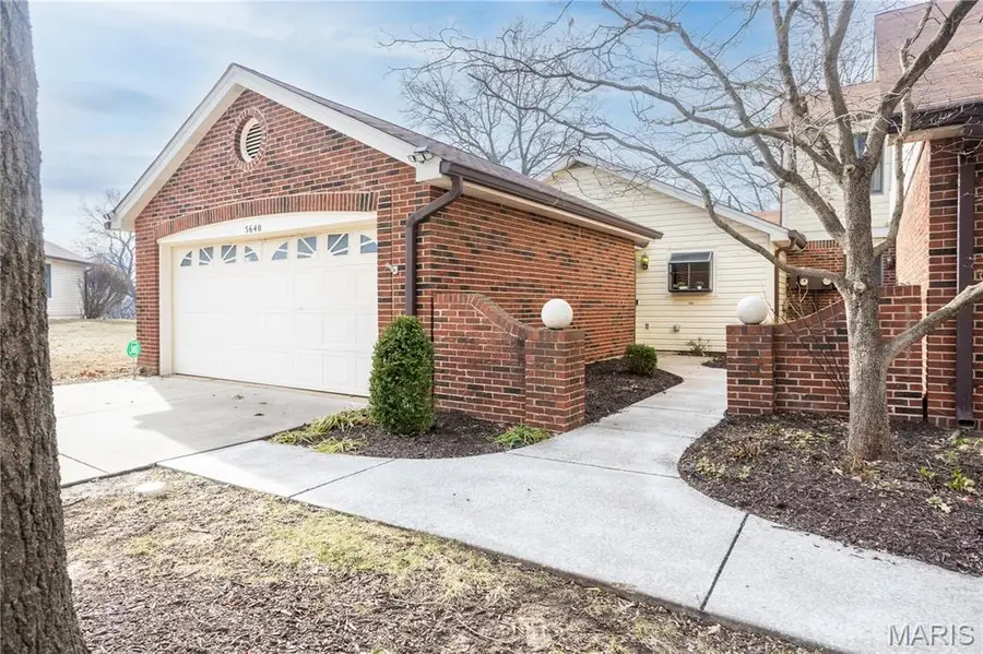5640 Duchesne Parque Drive, Saint Louis, MO 63128 - Image #2