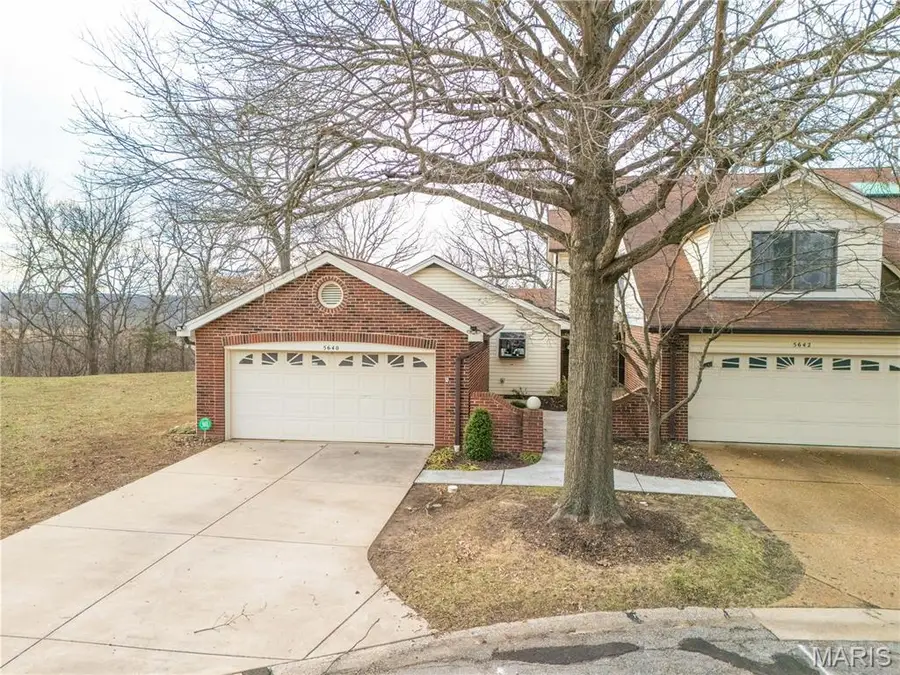 5640 Duchesne Parque Drive, Saint Louis, MO 63128 - Image #3