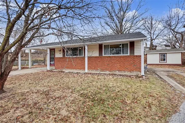 923 Joeard Lane, St Charles, MO 63301