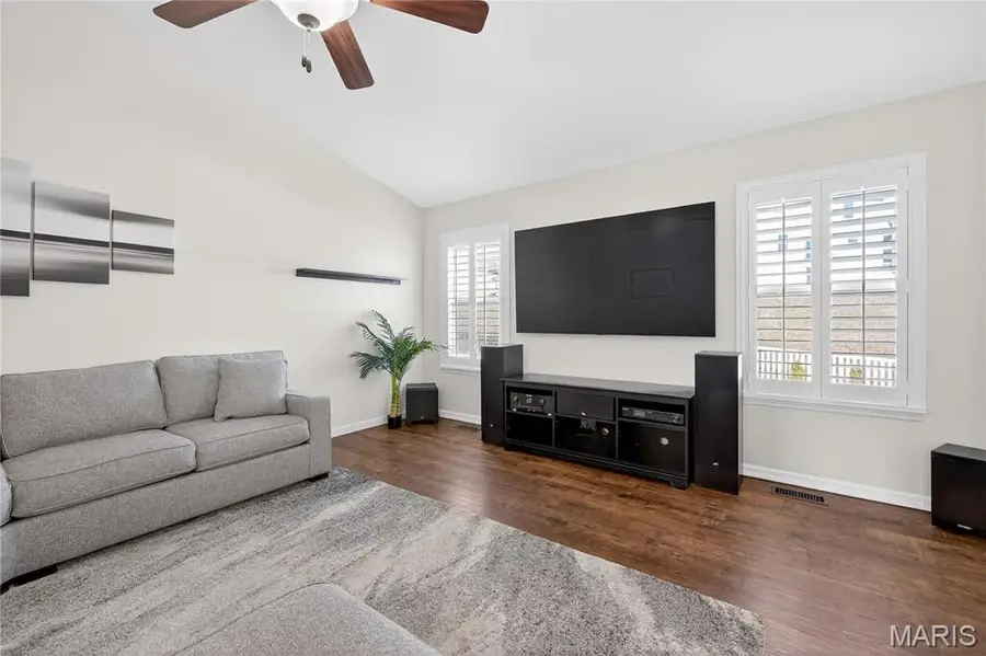 958 Crestwood Lane, Ofallon, MO 63366 - Image #2