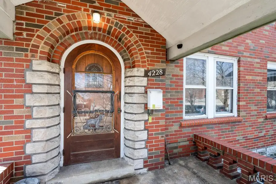 4228 Walsh Street, Saint Louis, MO 63116 - #2