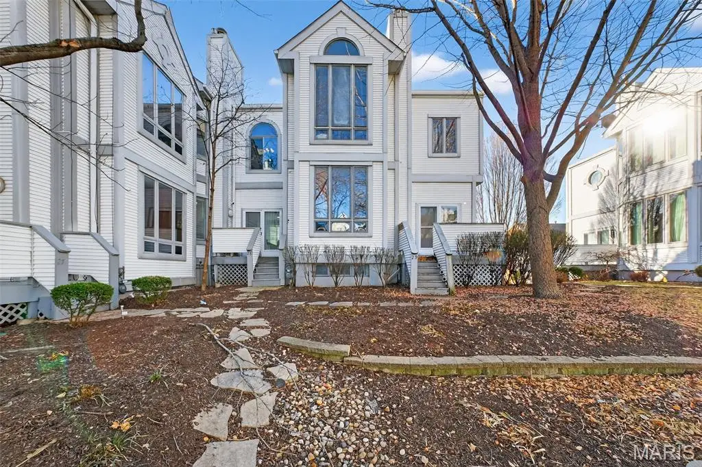 28 Columbus Square Drive, Saint Louis, MO 63101 - Image #1