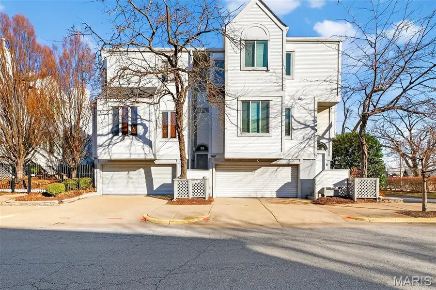 28 Columbus Square Drive, Saint Louis, MO 63101 - Image #2