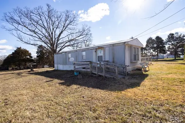 115 Foxworth Avenue, St Robert, MO 65584