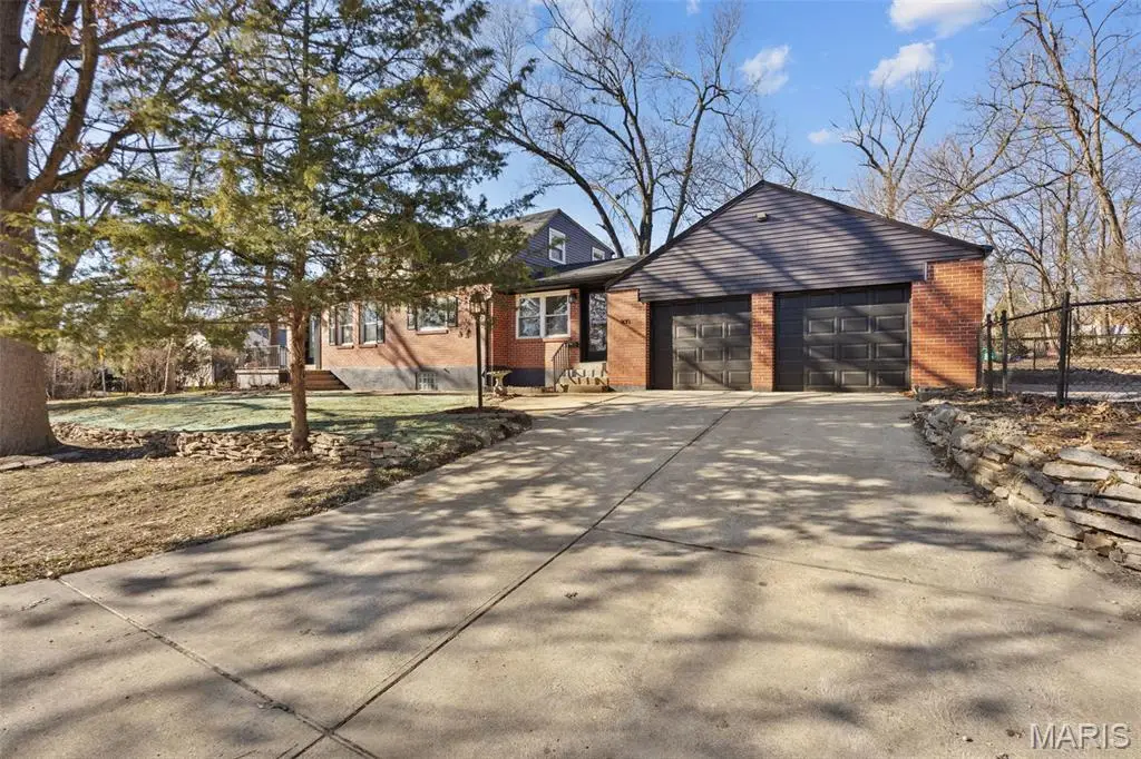 831 S Harrison Avenue, Kirkwood, MO 63122 - Image #1