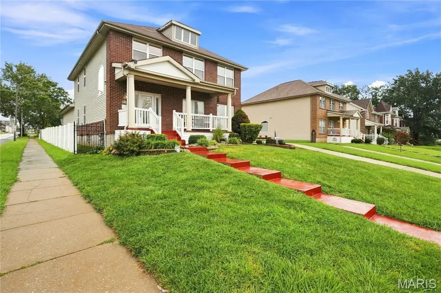 5751 Clemens Avenue, Saint Louis, MO 63112 - #2
