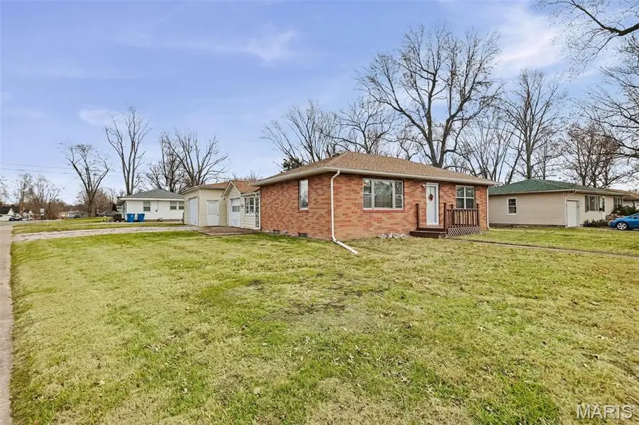 334 Silver Street, Bethalto, IL 62010 - Image #2