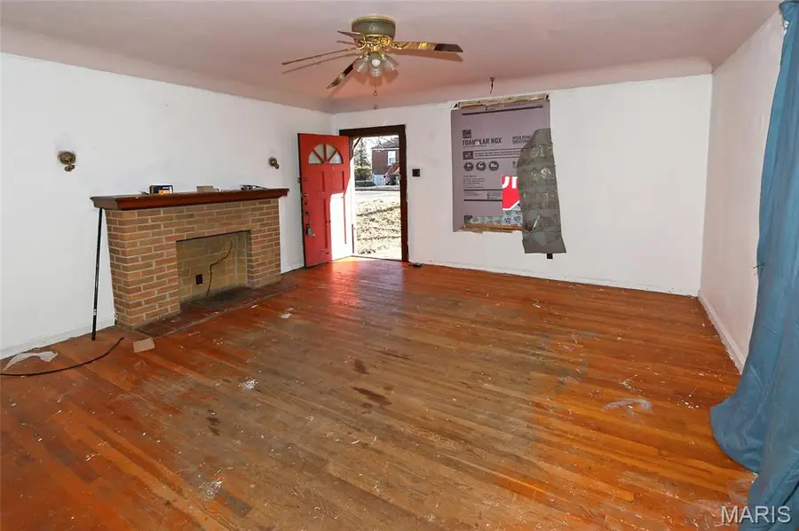 5381 Bermuda Drive, Normandy, MO 63121 - Image #2