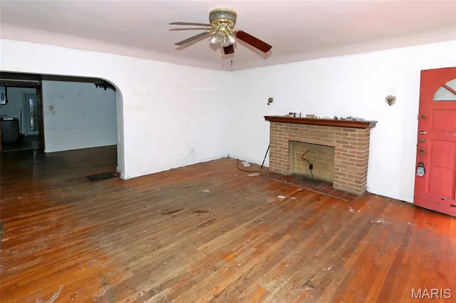 5381 Bermuda Drive, Normandy, MO 63121 - Image #3