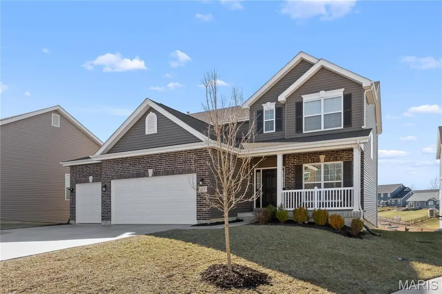 217 Hidden Bluffs Drive, Lake Saint Louis, MO 63367 - Image #2