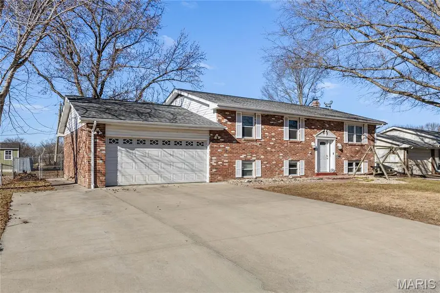 5304 Dixon Drive, Godfrey, IL 62035 - Image #2