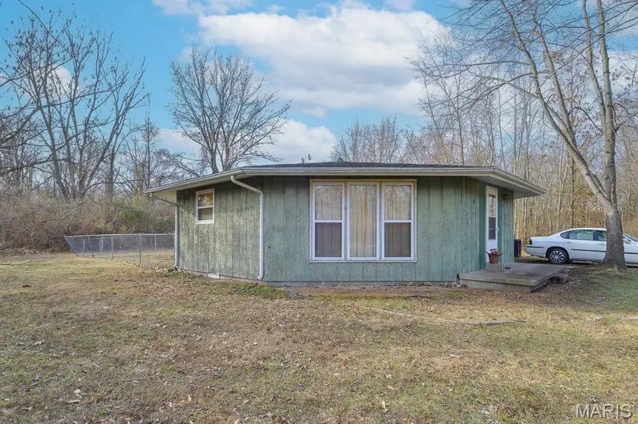 270 Locust Street, Carlyle, IL 62231 - Image #2