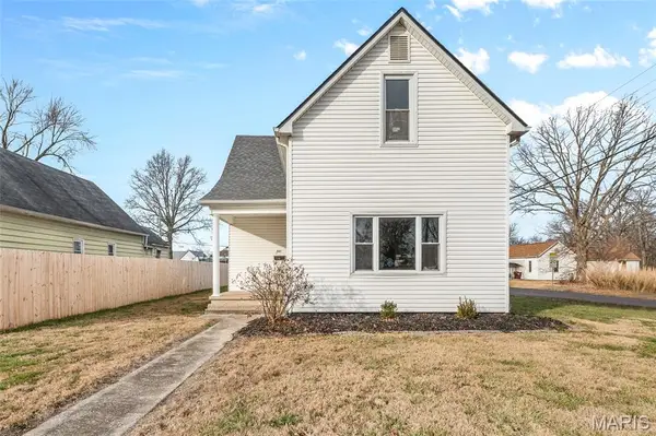 841 Franklin Street N, Staunton, IL 62088