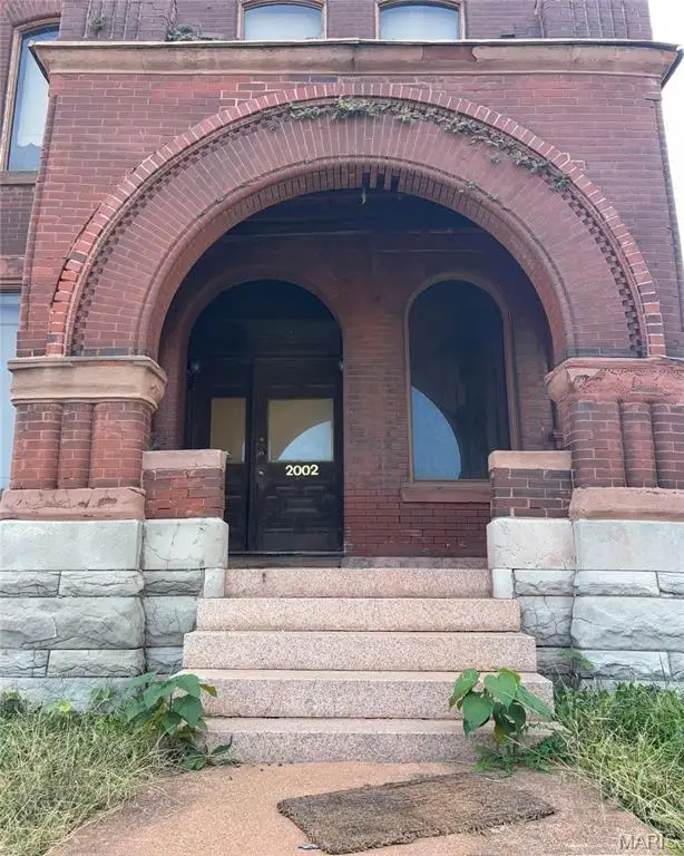 2002 Saint Louis Avenue, Saint Louis, MO 63106 - #1