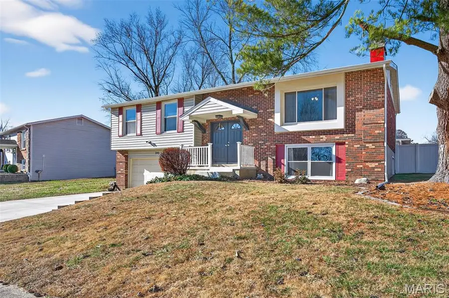 893 Napoli Drive, Ballwin, MO 63021 - Image #2