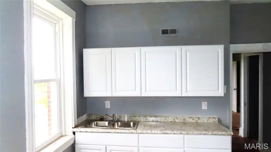 3018 N Vandeventer Avenue, Saint Louis, MO 63107 - #2