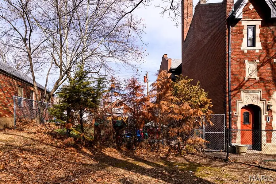 5001 Pernod Avenue, Saint Louis, MO 63139 - Image #3