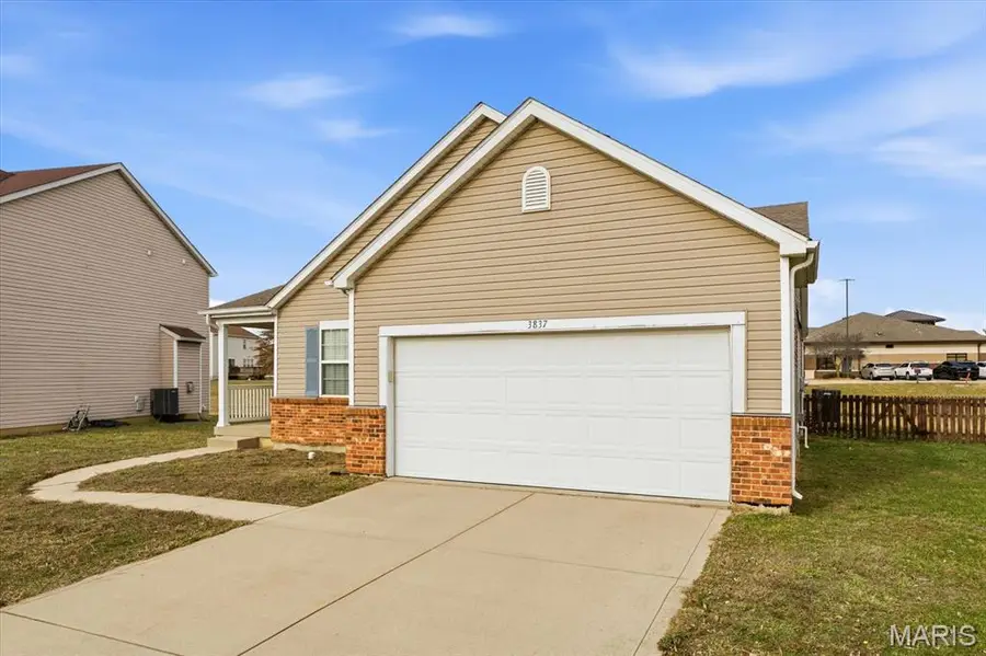 3837 Winward Way Drive, Belleville, IL 62226 - Image #2