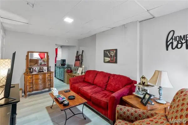 3733 Oregon Avenue, St Louis, MO 63118